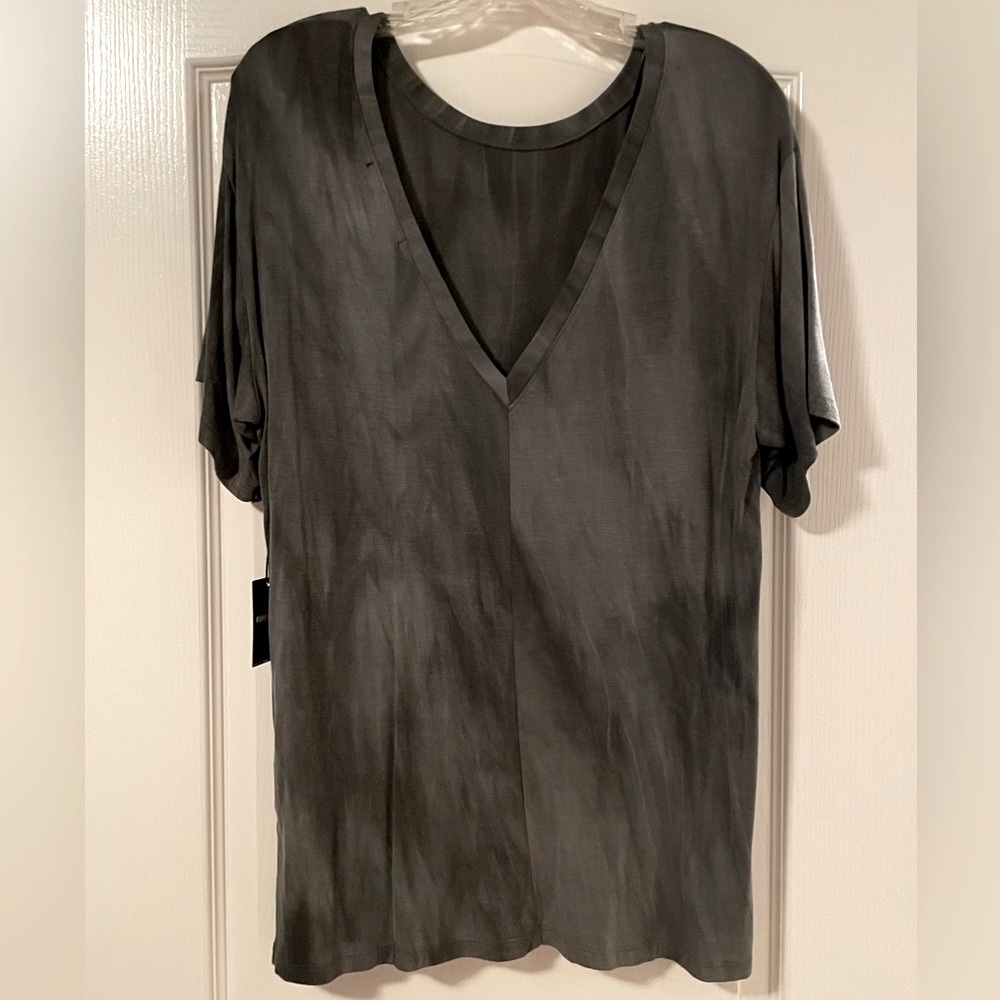 Forever 21 Tie Dye Shirt NWT - Picture 2 of 3